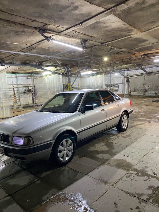 Продам Ауди 80 б4 2.3 5ц