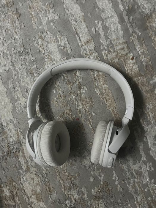 JBL Tune 520BT белый