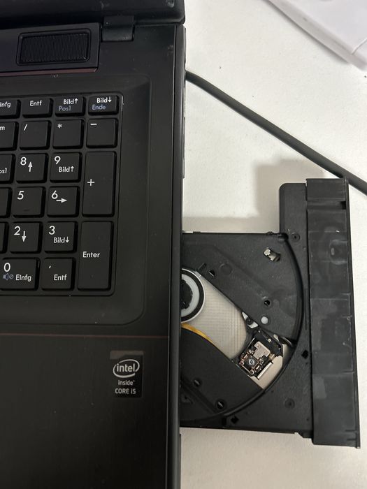 Laptop gaming| 17.3inch| i5gen4 |8gb ram| ssd128gb