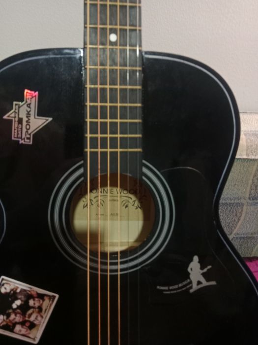 Продам гитару акустическую