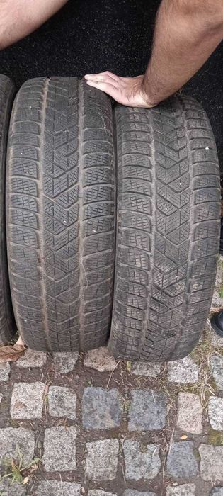Зимни гуми Pirelli 4 бр 215/65/17
