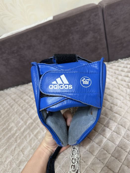 Шлема и перчатки боксерские