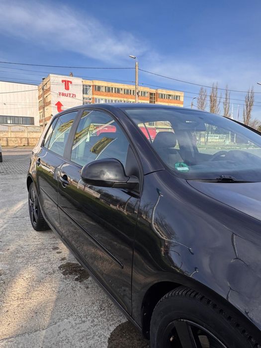 Vand golf 5 1.6 benzină