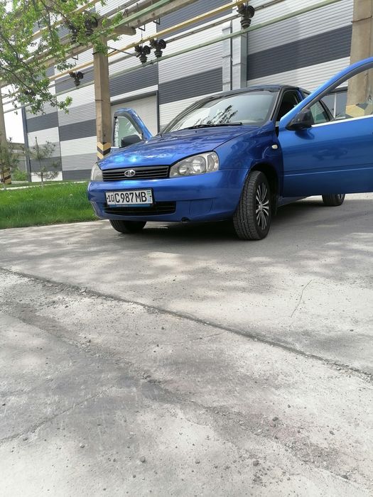 Ассалому алейкум. Здравствуйте. Продаётся лада калина сотилади.