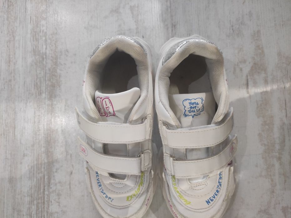 Детски маратонки от LC Waikiki