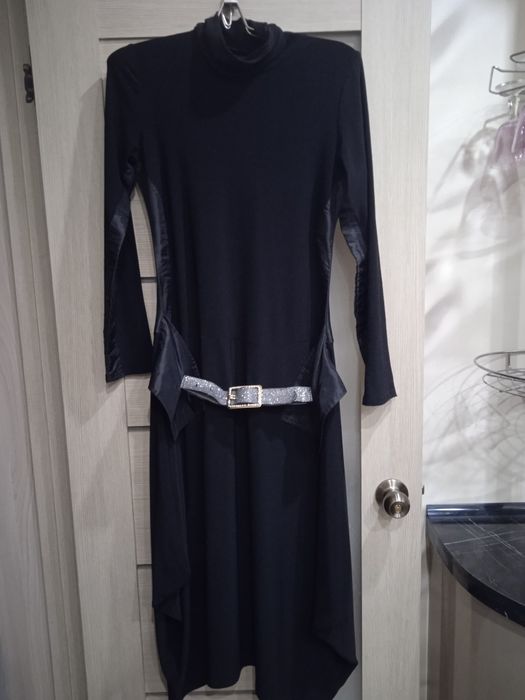 Женская одежда. Платье