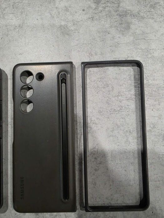 Продавам samsung galaxy zfold 5