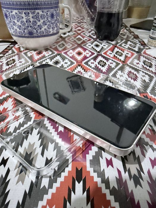 Обменяю S24 128 Gold идеал