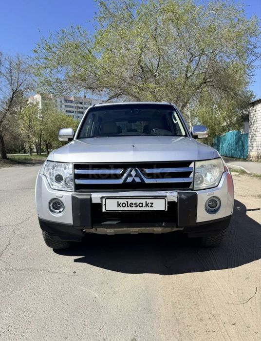 Продам Mitsubishi Pajero IV авто