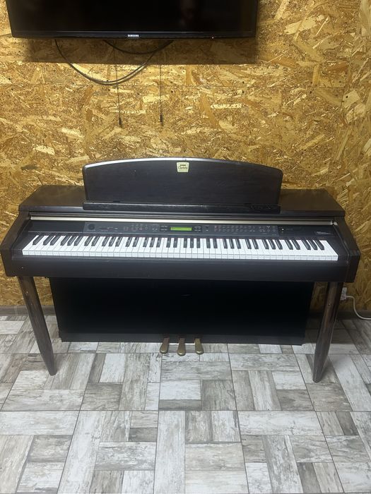 Pian Yamaha Clavinova CLP-170