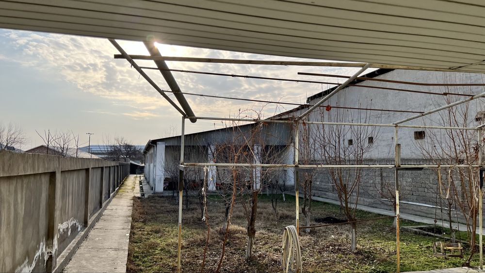 Дом свой продается. 14+2 сотки. 3-х уровневый. 9 комнат. Теплый пол.