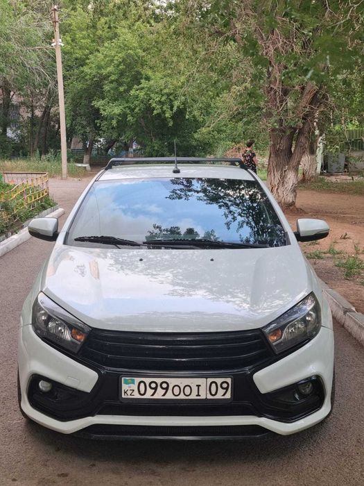 Продам бампер Веста спорт стиль