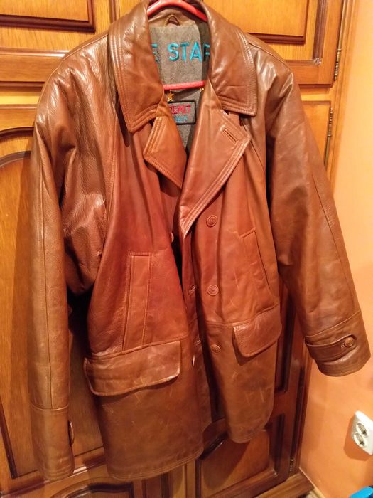 Vând hanorac de piele naturală, culoare maro, mărimea XL