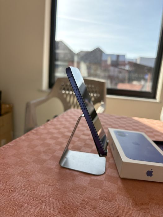 Vand iPhone 16 UltraMarine ca nou!