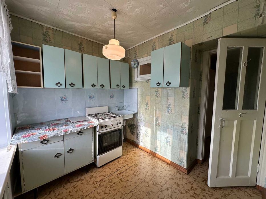 Продам 2ком  на Кривом магазине