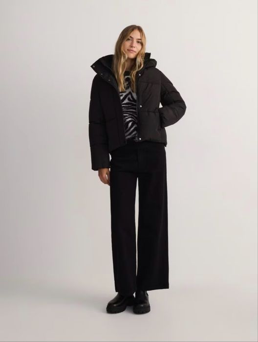 Черно късо зимно яке Reserved