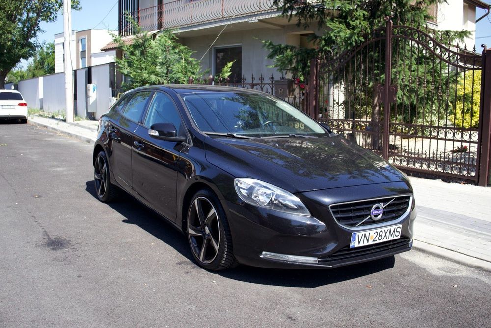 Vând autoturism Volvo V40