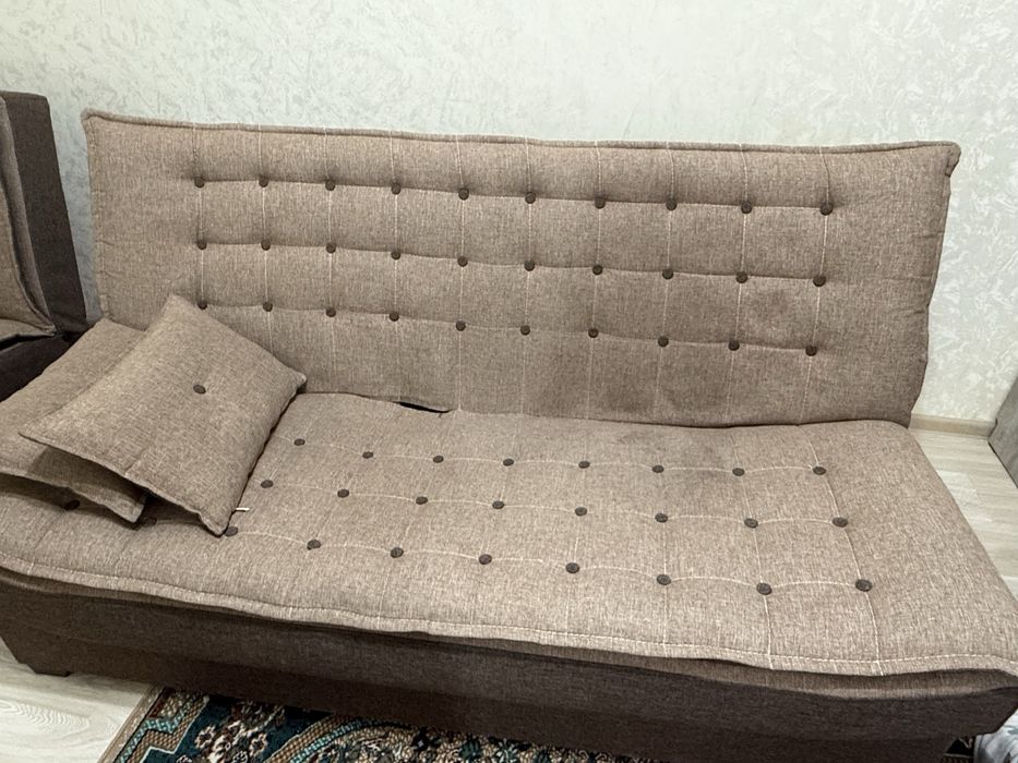 Диван б/у 350.000
