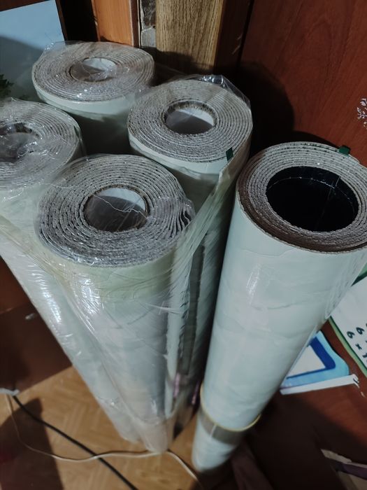 Продам обои самоклеющиеся