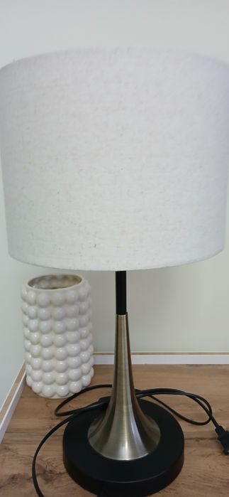 Настольная лампа