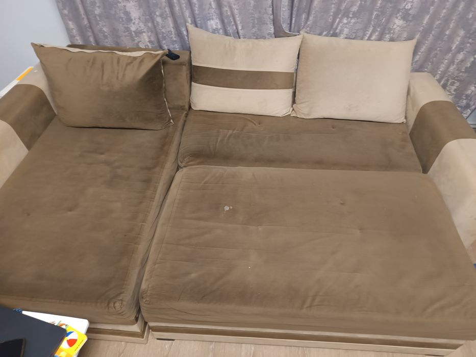 Vând colțar living