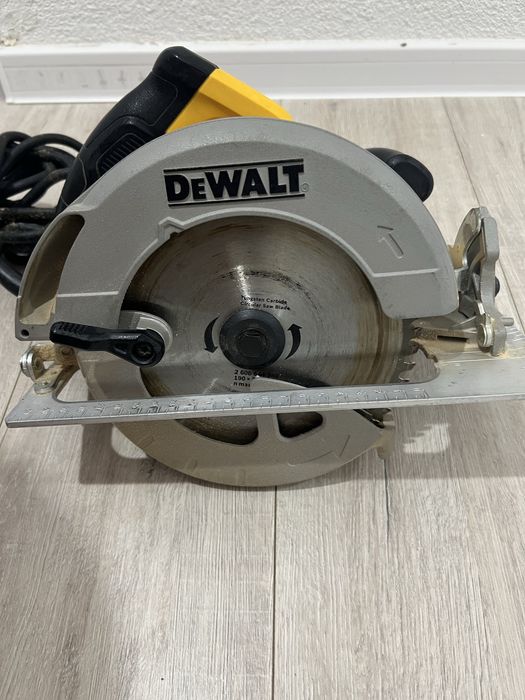 Ръчен циркуляр DEWALT DWE575-QS