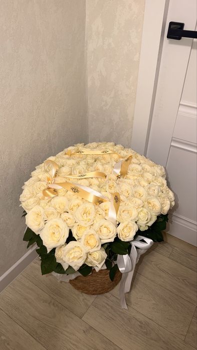 101 белые розы 70см