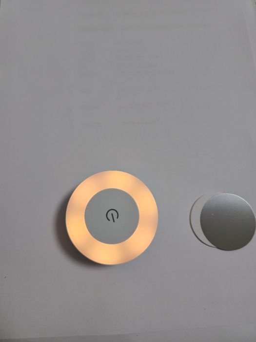 Lumina de veghe LED cu control tactil