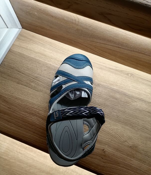 Дамски спортни сандали