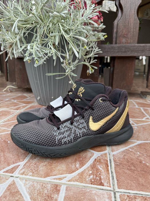 Nike Kyrie Flytrap 2