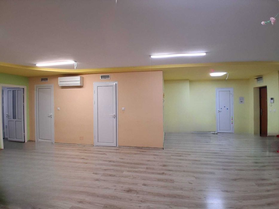 Дава се под наем Офис в Добрич, Червената пръст - 103 кв.м за 500 € - Снимка #3