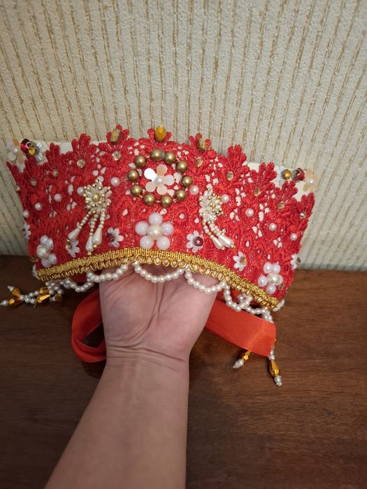 Кокошник ручной работы