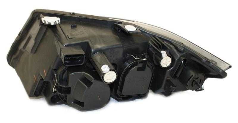 Far stanga/dreapta Bmw seria 3 E90 an 2004-2008 , sunt noi