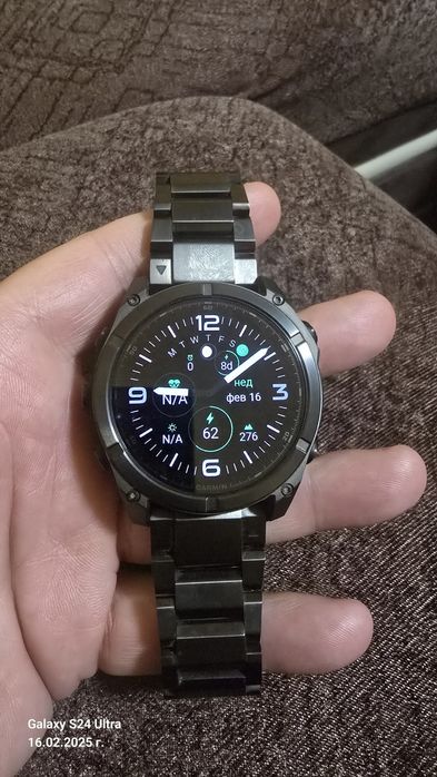 Часовник Garmin Fenix 8