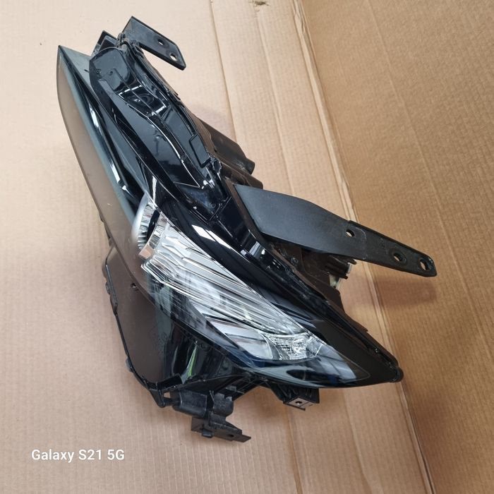 Far stanga led Mazda cx 30 cx-30 2024 cod DPTH-51-040 1 Decembrie