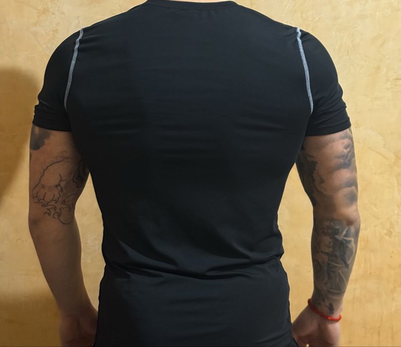 Продавам тренировъчна тениска