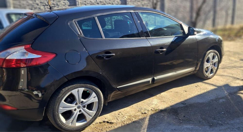 renault megane 2010 motor 1.6 benzina ,ac,servo,pret 2800€ negociabil