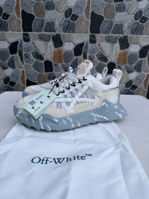 Off white odsy baby blue