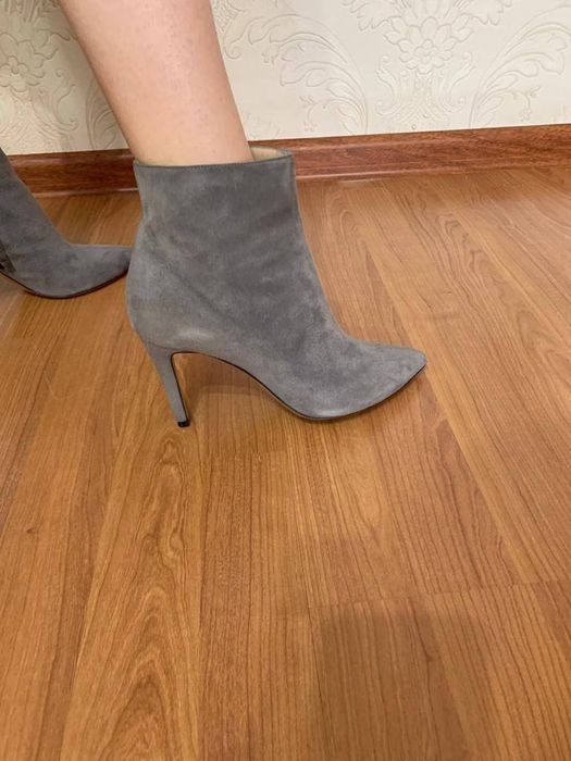 Продам ботильоны Armani