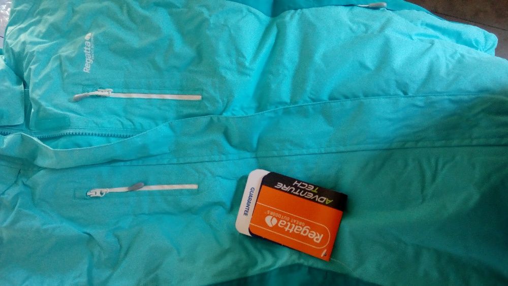 Ново дамско яке Regatta Aqua Blue Waterproof 49.90 лв, размер  S