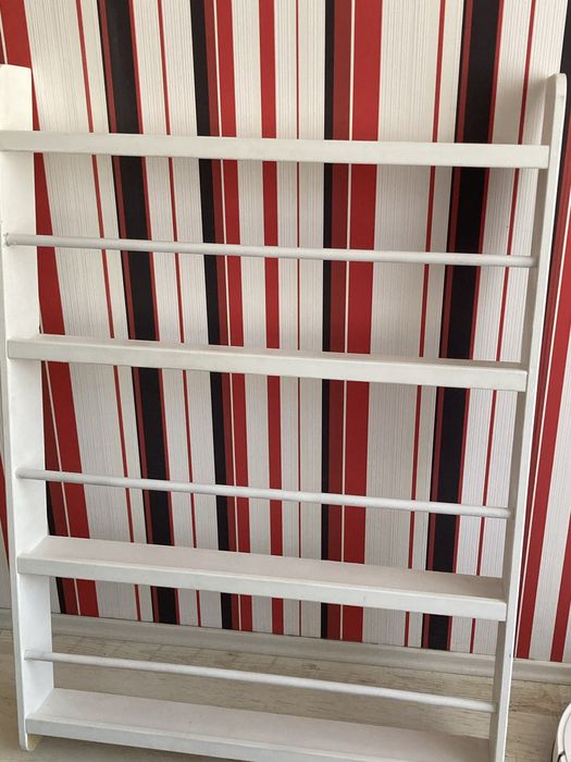 Детска дървена библиотека за стена