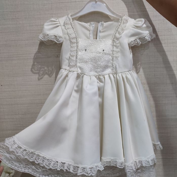 Платье белое красивое