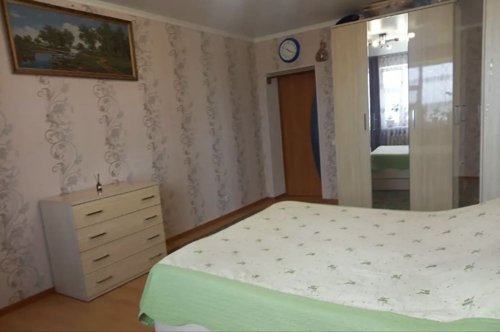 Спальный гарнитур продам