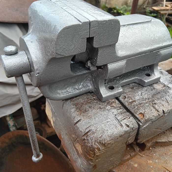 Menghina românească de 100mm