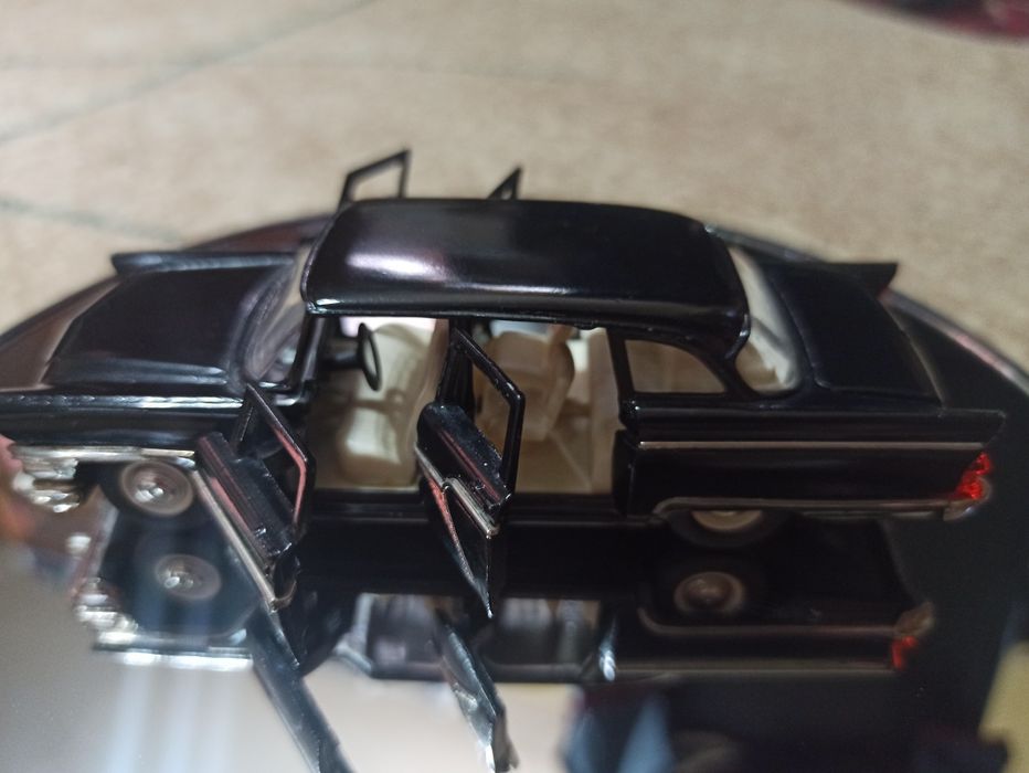 Модель Чайка газ-13  СССР 1/43