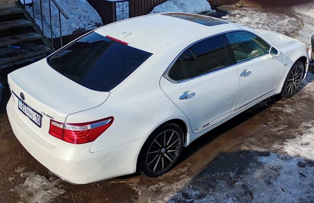 Продам Лексус лс600 город Костанай