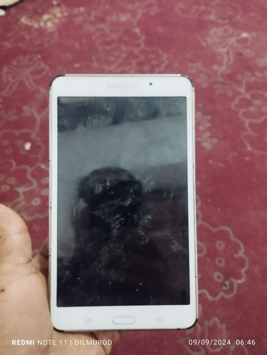 Ayfon 5 s Samsung j 1 ace Samsung tab 4 sotiladi