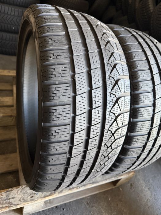 2 anvelope iarna 245/35/19 Pirelli 6.3 mm DOT 2022!
