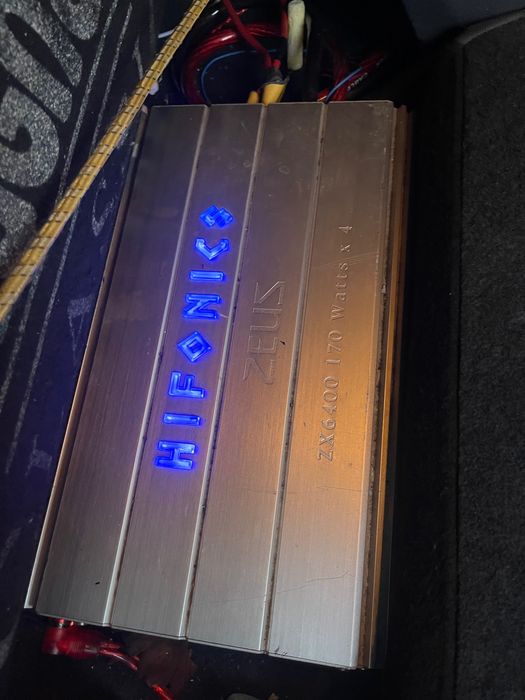 vând amplificator auto hifonics zeus