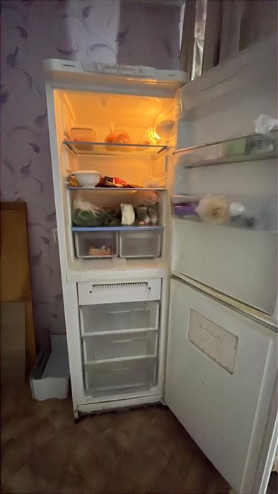 Продам холодильник